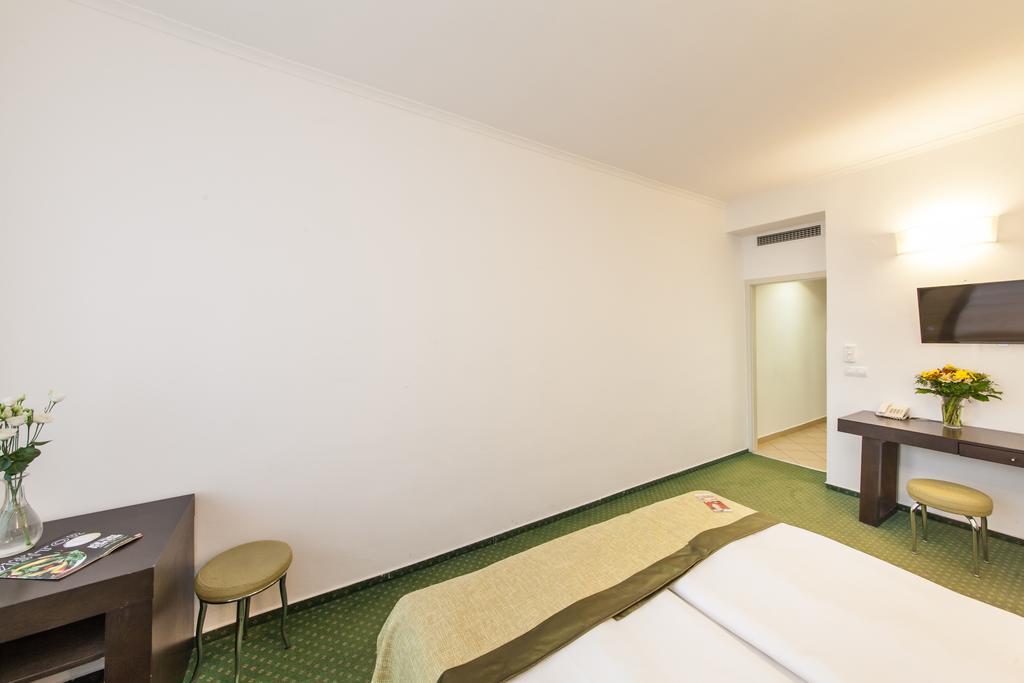 Hotel Vitkov Prague Exterior photo