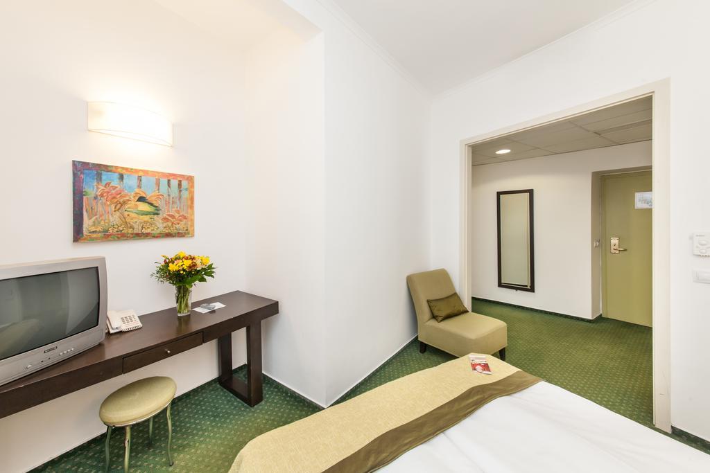 Hotel Vitkov Prague Exterior photo