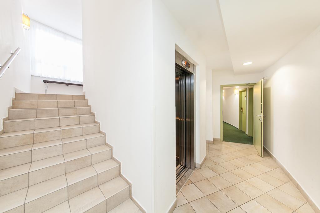 Hotel Vitkov Prague Exterior photo