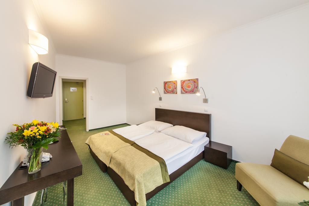 Hotel Vitkov Prague Exterior photo